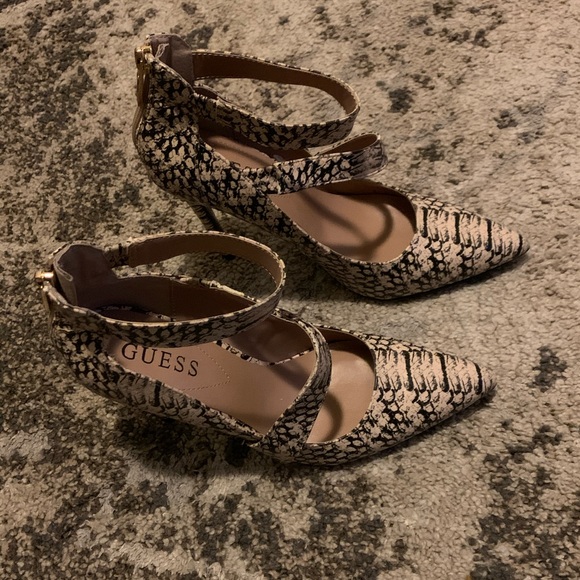 Guess heels size 7.5 - Picture 2 of 3
